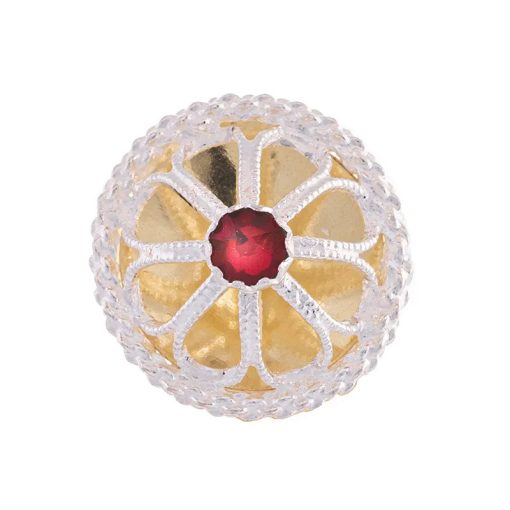 Halsknapp nr. 43 lys forgylt med rød stein