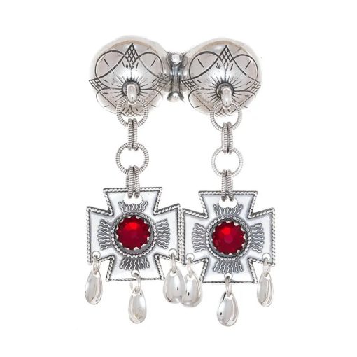 Halsnål nr. 42 oksydert med røde steiner