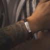 Armbånd i stål m/sort og brunt skinn - Bilde 2