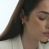 Mockberg Pavé Everyday Medium Gold Hoops - Bilde 4