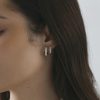Mockberg Pavé Everyday Small Silver Hoops - Bilde 6